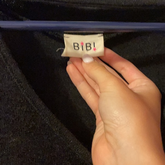 Women’s cutout top - Picture 3 of 3